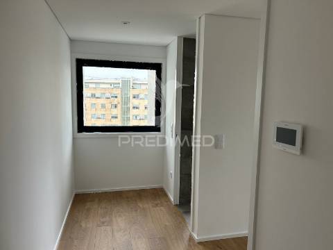 Apartamento t0 novo com garagem em paranhos