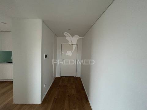 Apartamento t0 novo com garagem em paranhos