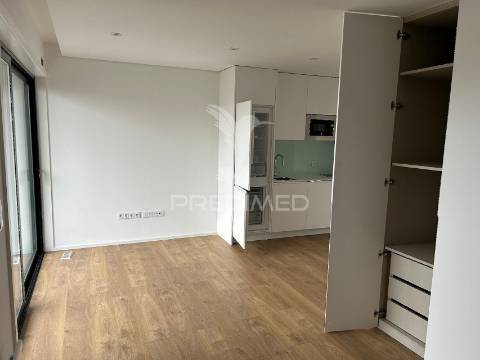 Apartamento t0 novo com garagem em paranhos