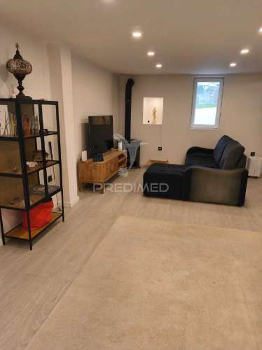 Moradia t3 remodelada em são tiago dos velhos