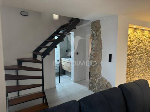 Moradia t3 remodelada em são tiago dos velhos