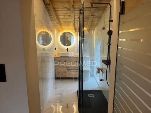 Moradia t3 remodelada em são tiago dos velhos