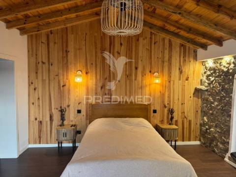 Moradia t3 remodelada em são tiago dos velhos