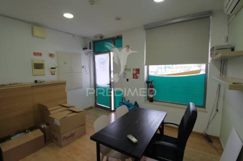 Loja para escritório ou serviços - colinas do oriente, montijo