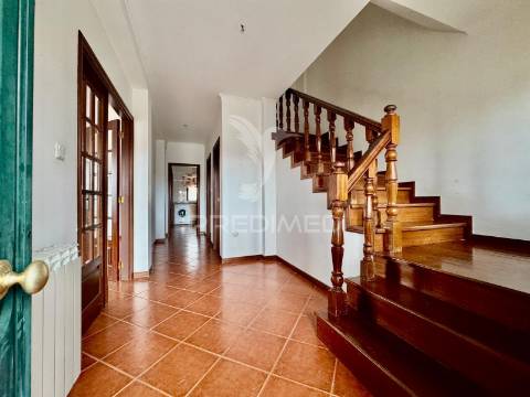 Moradia t3+1 de gaveto - são martinho sande  guimarães