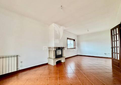 Moradia t3+1 de gaveto - são martinho sande  guimarães