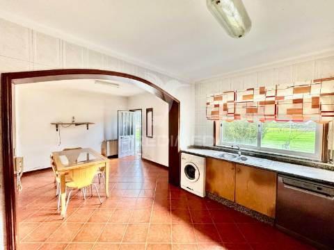 Moradia t3+1 de gaveto - são martinho sande  guimarães