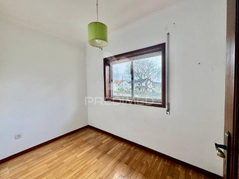 Moradia t3+1 de gaveto - são martinho sande  guimarães