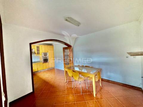 Moradia t3+1 de gaveto - são martinho sande  guimarães