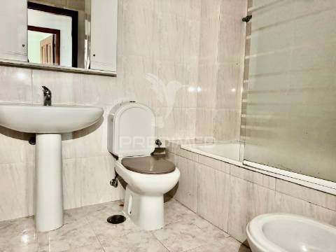 Moradia t3+1 de gaveto - são martinho sande  guimarães