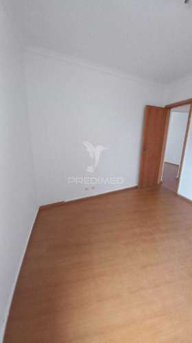 T2 remodelado no bairro da torre, cascais, com excelente localização