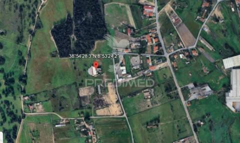 Terreno com edifício em porto alto – benavente