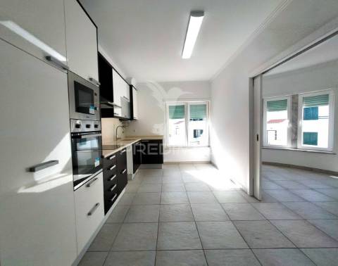 Moradia t3+1 | remodelada | ericeira