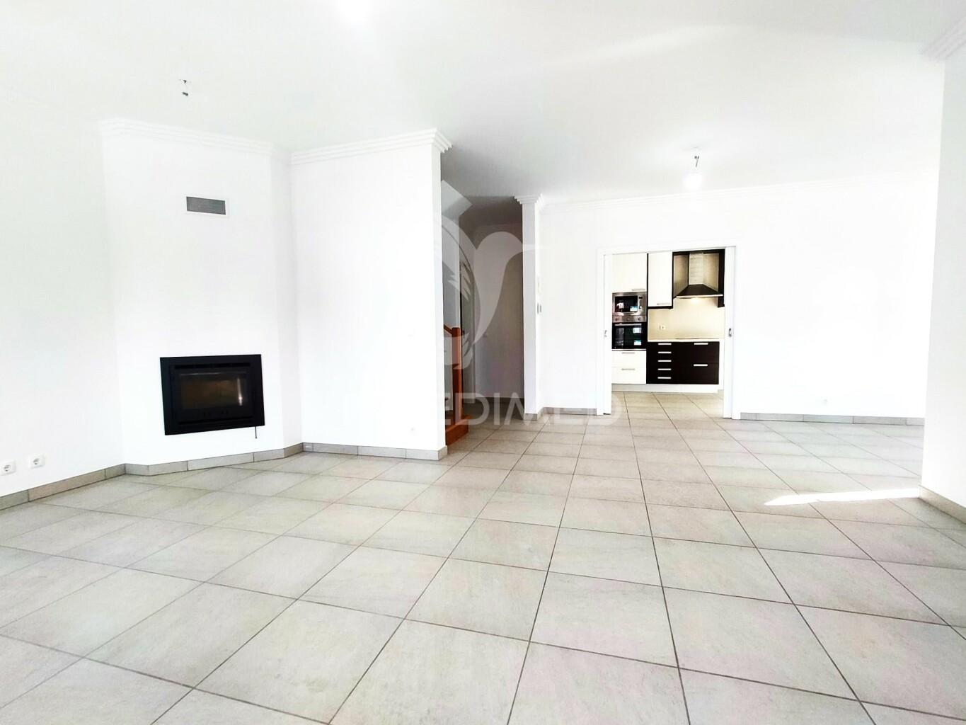 Moradia t3+1 | remodelada | ericeira