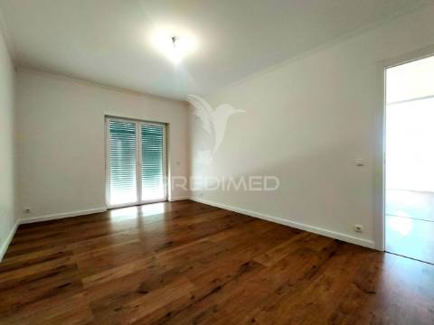 Moradia t3+1 | remodelada | ericeira