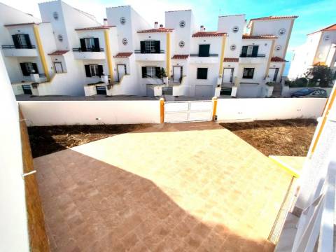 Moradia t3+1 | remodelada | ericeira