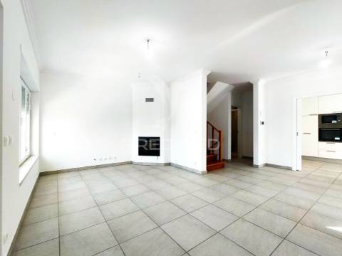 Moradia t3+1 | remodelada | ericeira