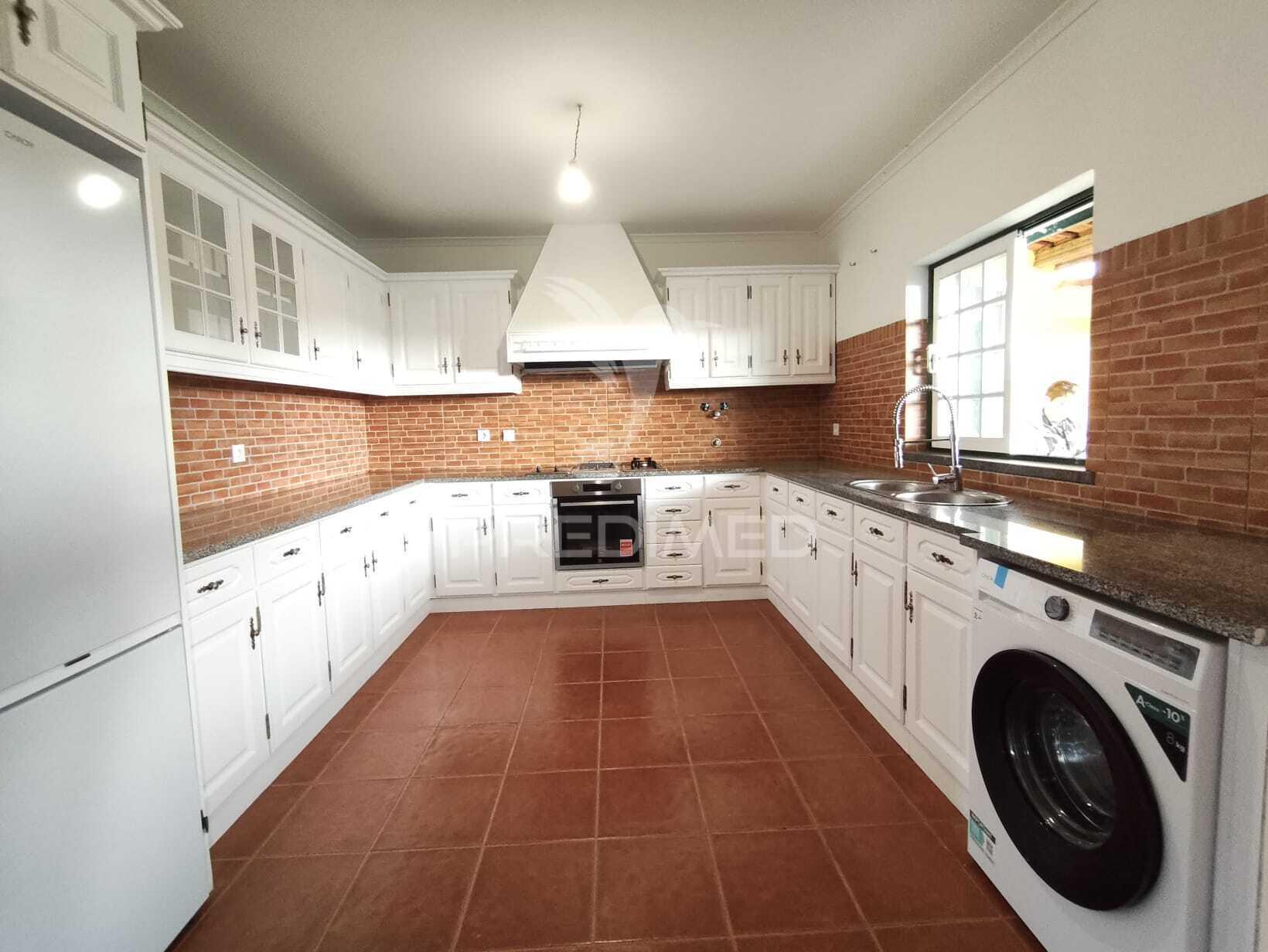 Moradia com piscina e jardim, glória do ribatejo, salvaterra de magos.