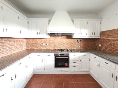 Moradia com piscina e jardim, glória do ribatejo, salvaterra de magos.