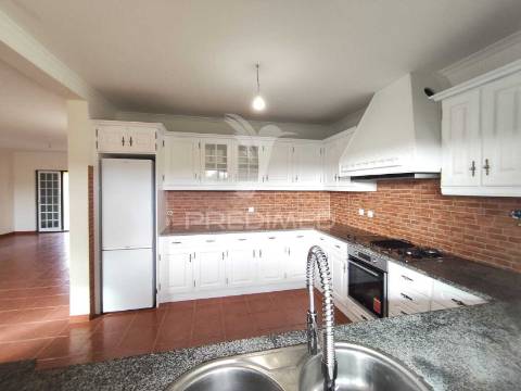 Moradia com piscina e jardim, glória do ribatejo, salvaterra de magos.