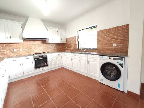 Moradia com piscina e jardim, glória do ribatejo, salvaterra de magos.