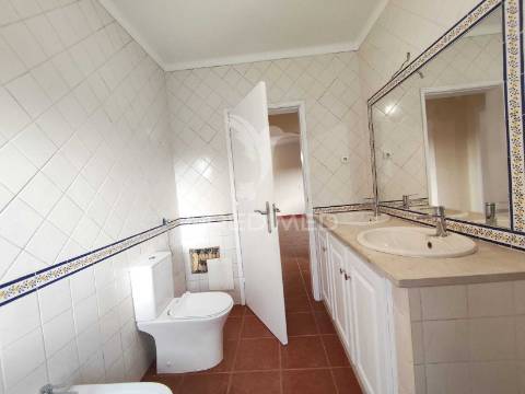 Moradia com piscina e jardim, glória do ribatejo, salvaterra de magos.