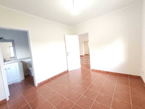 Moradia com piscina e jardim, glória do ribatejo, salvaterra de magos.