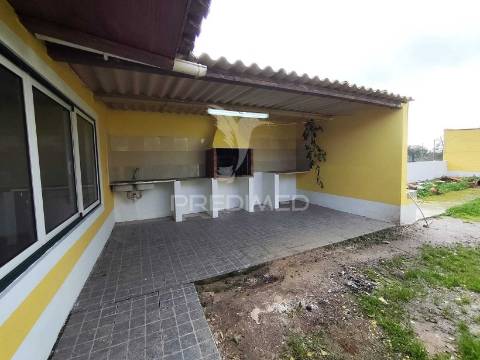 Moradia com piscina e jardim, glória do ribatejo, salvaterra de magos.