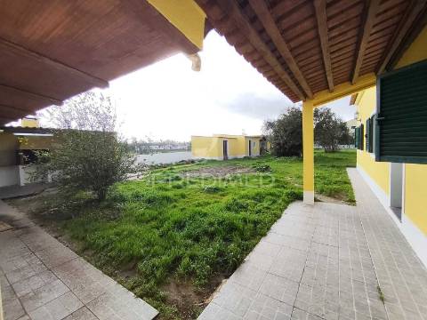 Moradia com piscina e jardim, glória do ribatejo, salvaterra de magos.