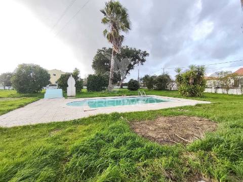 Moradia com piscina e jardim, glória do ribatejo, salvaterra de magos.