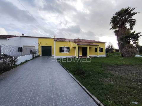 Moradia com piscina e jardim, glória do ribatejo, salvaterra de magos.
