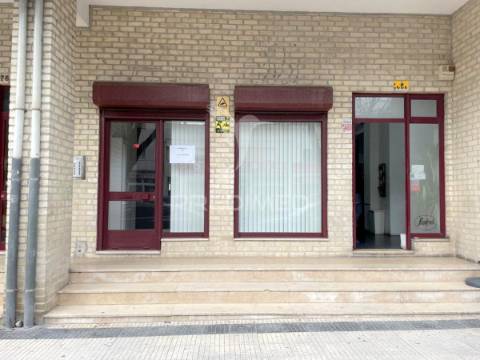 Arrenda-se loja 70 m2 / matosinhos sul