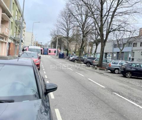 Arrenda-se loja 70 m2 / matosinhos sul