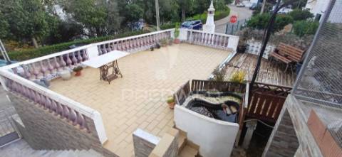 Moradia à venda na mexilhoeira da carregação