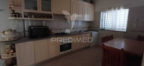 Moradia à venda na mexilhoeira da carregação