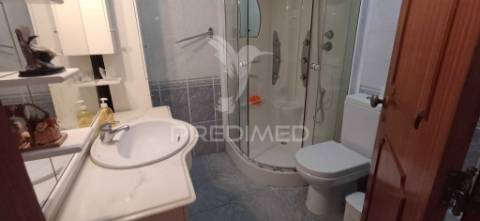 Moradia à venda na mexilhoeira da carregação