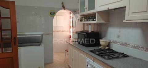 Moradia à venda na mexilhoeira da carregação