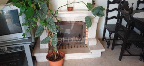 Moradia à venda na mexilhoeira da carregação