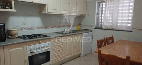 Moradia à venda na mexilhoeira da carregação