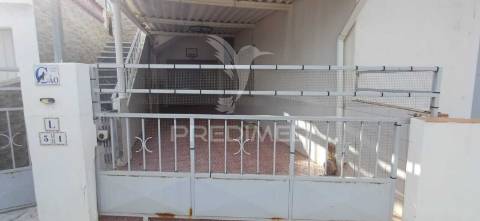 Moradia à venda na mexilhoeira da carregação