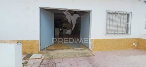 Moradia à venda na mexilhoeira da carregação