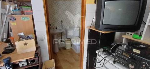 Moradia à venda na mexilhoeira da carregação