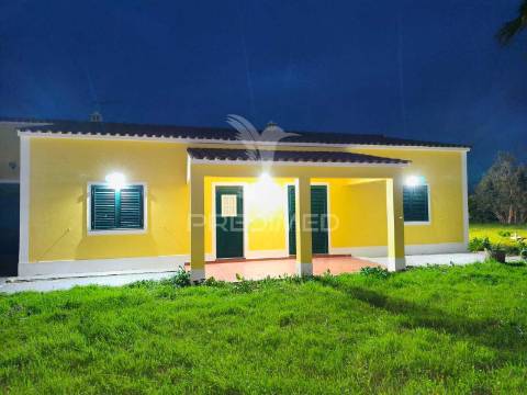 Moradia v3+2 c/ piscina e grande espaço exterior