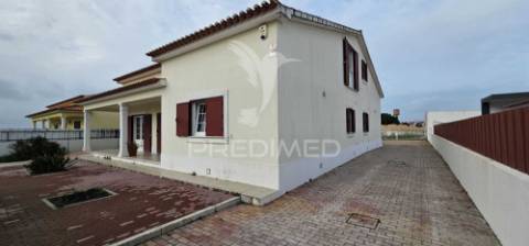 Moradia t4 em salvaterra de magos