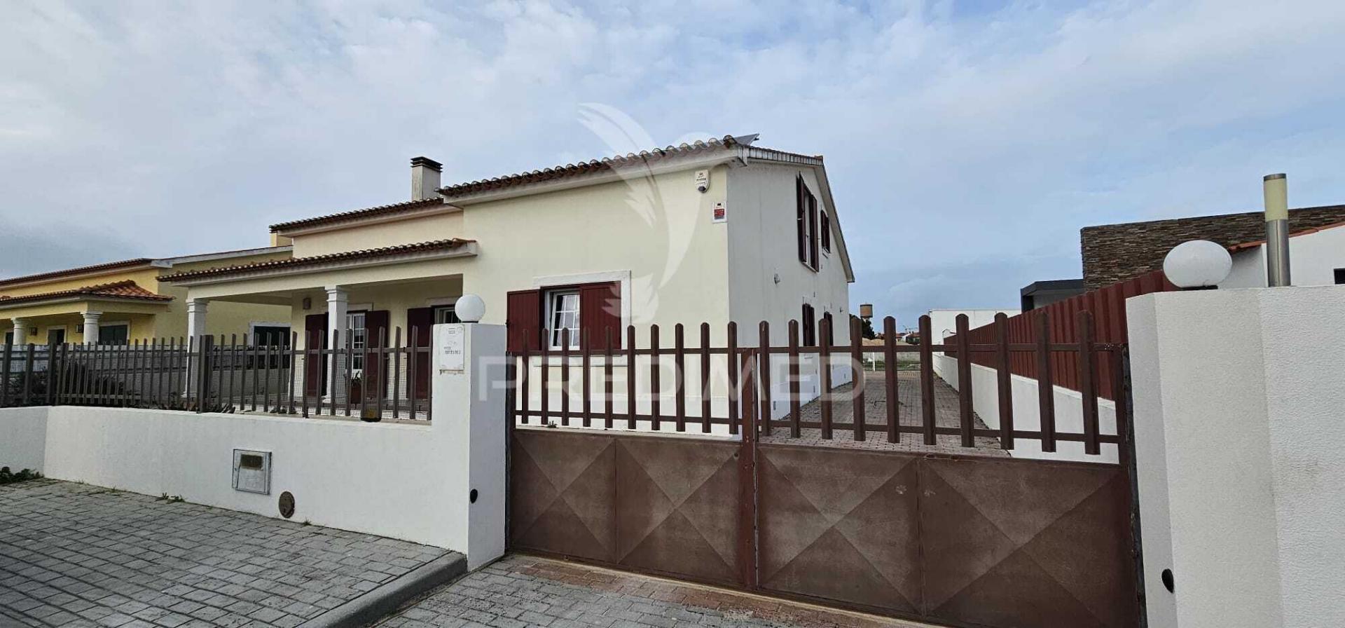 Moradia t4 em salvaterra de magos