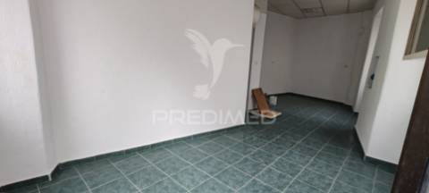 Loja em algés arrendamento