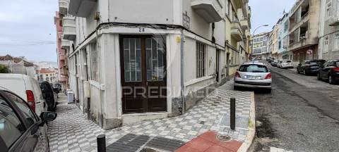 Loja em algés arrendamento