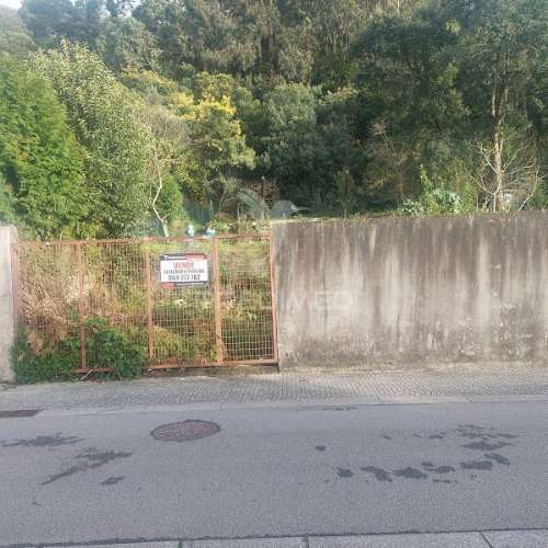 Terreno urbano  com  742 m2