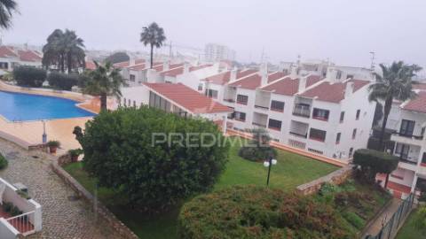 Apartamento t3 duplex em condomínio privado com piscina e jardim - montechoro