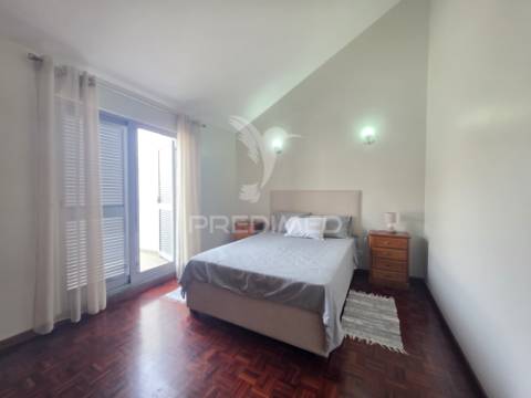 Apartamento t2 em santa cruz